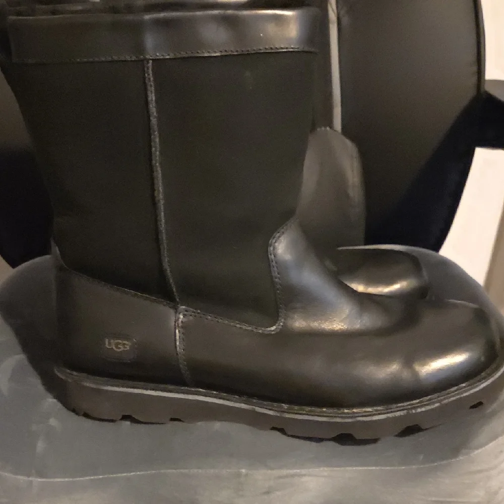 UGG Men's Black Leather Chelsea Boots with Elastic Side Panels
